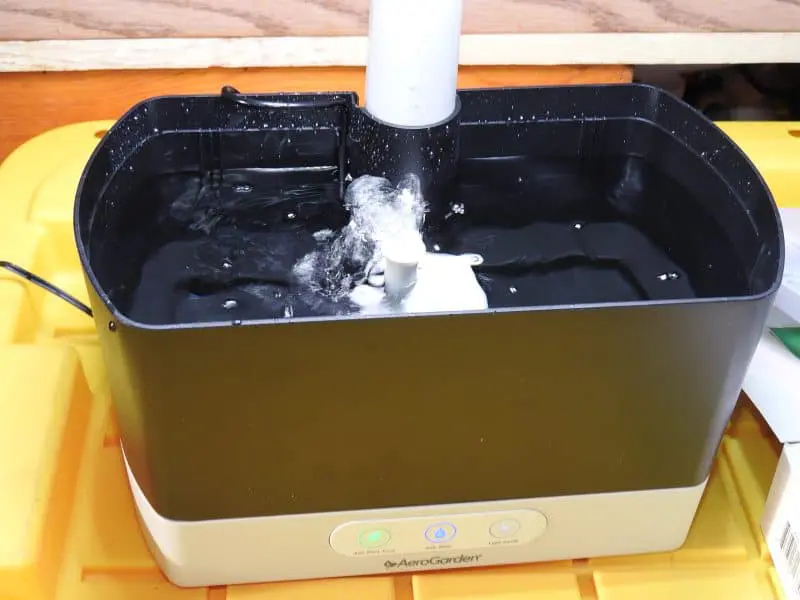 How To Clean An AeroGarden Harvest ( Best Way )
